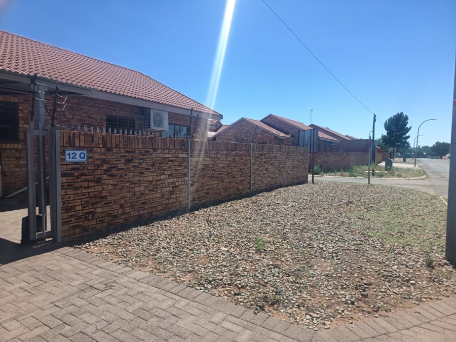 3 Bedroom Property for Sale in Riviera Northern Cape